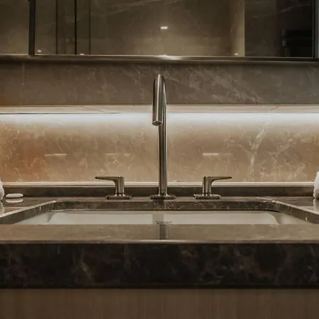 Serviced Luxurious 3+1 In Address Emaar Square شقة *