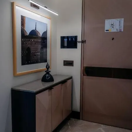 Serviced Luxurious 3+1 In Address Emaar Square شقة