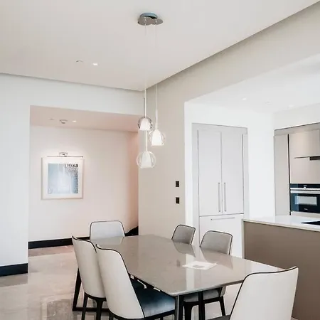 شقة Serviced Luxurious 3+1 In Address Emaar Square اسطنبول